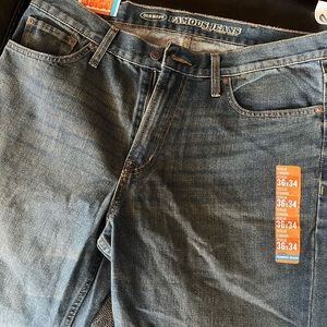 Old Navy NWT Regular Fit Mens Jeans 36 x 34 soft fabric regular wash